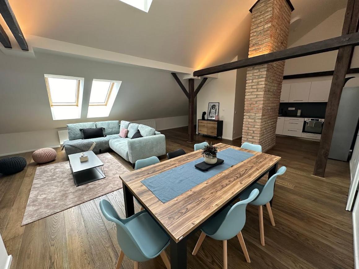 Loft Apartments ปราก ภายนอก รูปภาพ